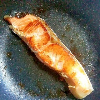 オリーブオイルで!!鮭フライパン焼き